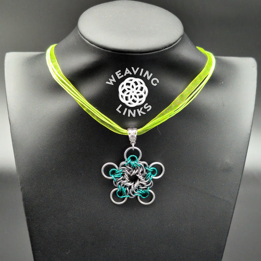 Box Drops Star Necklace