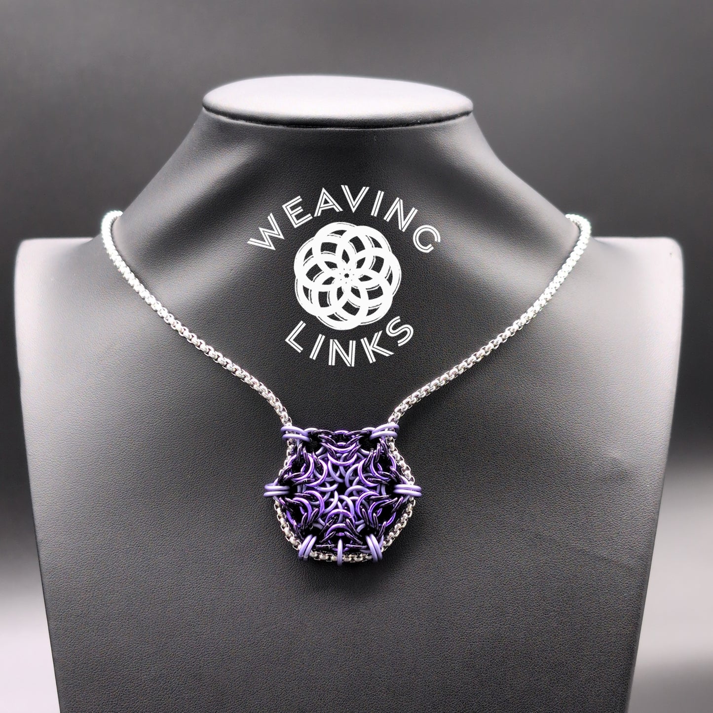 Box Drops Swirl Necklace